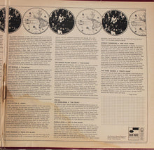 Laden Sie das Bild in den Galerie-Viewer, Various : A World Of Jazz (2xLP, Comp)