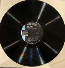 Laden Sie das Bild in den Galerie-Viewer, Johnnie Ray : Mr. Cry (LP)