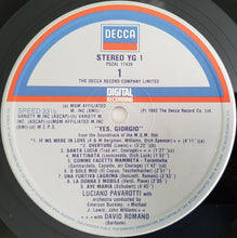 Laden Sie das Bild in den Galerie-Viewer, Luciano Pavarotti : Yes, Giorgio (LP, Album, Gat)