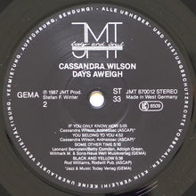 Laden Sie das Bild in den Galerie-Viewer, Cassandra Wilson : Days Aweigh (LP, Album)