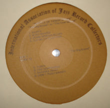 Charger l'image dans la galerie, Coleman Hawkins, Ben Webster, Gene Ammons, Ike Quebec, Paul Gonsalves, Illinois Jacquet, Lester Young, Dexter Gordon, Allen Eager, Warne Marsh, James Moody, Wardell Gray : Battle Of Tenor Saxes (LP, Album)