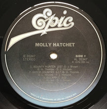 Laden Sie das Bild in den Galerie-Viewer, Molly Hatchet : Molly Hatchet (LP, Album, RE, RP)
