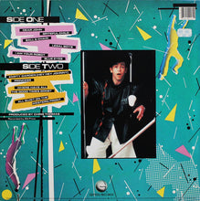 Laden Sie das Bild in den Galerie-Viewer, Elton John : Jump Up! (LP, Album)
