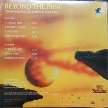 Laden Sie das Bild in den Galerie-Viewer, Robin Trower : Beyond The Mist (LP, Album, Hub)
