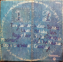 Laden Sie das Bild in den Galerie-Viewer, Elton John : Madman Across The Water (LP, Album, RE, Glo)
