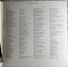 Charger l'image dans la galerie, The Isley Brothers : Showdown (LP, Album, Pet)
