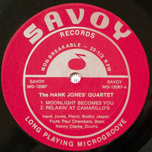 Laden Sie das Bild in den Galerie-Viewer, Hank Jones Trio Plus The Flute Of Bobby Jaspar : Hank Jones' Quartet (LP, Mono, M/Print)
