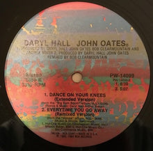 Laden Sie das Bild in den Galerie-Viewer, Daryl Hall  John Oates* : Possession Obsession (12")

