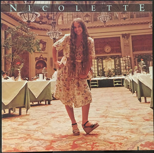 Nicolette Larson : Nicolette (LP, Album, Jac)