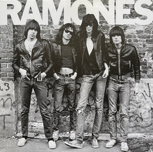 Laden Sie das Bild in den Galerie-Viewer, Ramones : Ramones (LP, Album, RE, RM, 180)
