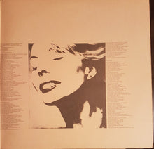 Laden Sie das Bild in den Galerie-Viewer, Joni Mitchell : Court And Spark (LP, Album, Gat)
