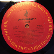 Laden Sie das Bild in den Galerie-Viewer, Julio Iglesias : Julio (LP, Album, Car)
