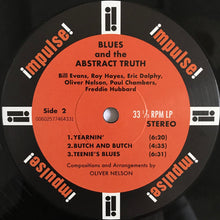 Laden Sie das Bild in den Galerie-Viewer, Oliver Nelson : The Blues And The Abstract Truth (LP, Album, RE)
