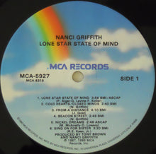 Laden Sie das Bild in den Galerie-Viewer, Nanci Griffith : Lone Star State Of Mind (LP, Album, Glo)
