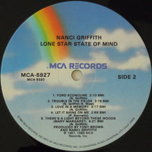 Laden Sie das Bild in den Galerie-Viewer, Nanci Griffith : Lone Star State Of Mind (LP, Album, Glo)
