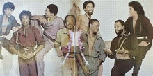 Laden Sie das Bild in den Galerie-Viewer, Earth, Wind &amp; Fire : Electric Universe (LP, Album, Car)
