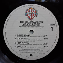 Laden Sie das Bild in den Galerie-Viewer, The Yellowjackets* : Mirage À Trois (LP, Album, All)
