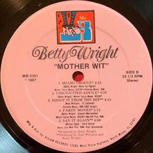 Laden Sie das Bild in den Galerie-Viewer, Betty Wright : Mother Wit (LP, Album)
