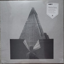 Laden Sie das Bild in den Galerie-Viewer, Молчат Дома = Molchat Doma* : С Крыш Наших Домов = S Krysh Nashikh Domov (LP, Album, RE)
