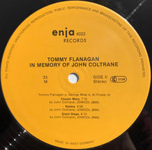 Laden Sie das Bild in den Galerie-Viewer, Tommy Flanagan : Giant Steps (In Memory Of John Coltrane) (LP, Album)
