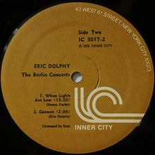 Laden Sie das Bild in den Galerie-Viewer, Eric Dolphy : The Berlin Concerts (2xLP, Album, Gat)
