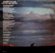 Laden Sie das Bild in den Galerie-Viewer, James Taylor (2) : Never Die Young (LP, Album, Car)
