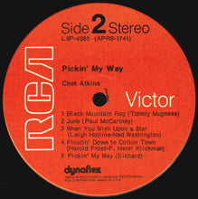 Load image into Gallery viewer, Chet Atkins : Pickin&#39; My Way (LP, Album)
