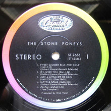 Laden Sie das Bild in den Galerie-Viewer, The Stone Poneys : The Stone Poneys (LP, Album, Scr)

