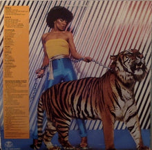 Load image into Gallery viewer, Maxine Nightingale : Lead Me On (LP, Album, Ind)
