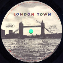 Laden Sie das Bild in den Galerie-Viewer, Wings (2) : London Town (LP, Album, Win)
