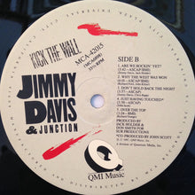 Laden Sie das Bild in den Galerie-Viewer, Jimmy Davis &amp; Junction : Kick The Wall (LP, Album)
