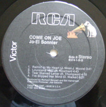 Laden Sie das Bild in den Galerie-Viewer, Jo-El Sonnier : Come On Joe (LP, Album)
