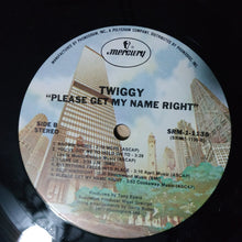 Laden Sie das Bild in den Galerie-Viewer, Twiggy (2) : Please Get My Name Right (LP, Album)

