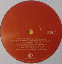 Laden Sie das Bild in den Galerie-Viewer, John Denver &amp; The Muppets : A Christmas Together (LP, Album, Ltd, RE, Pin)
