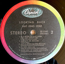 Laden Sie das Bild in den Galerie-Viewer, Nat King Cole : Looking Back (LP, Comp)
