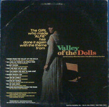 Laden Sie das Bild in den Galerie-Viewer, Dionne Warwick : Valley Of The Dolls (LP, Album, Mon)
