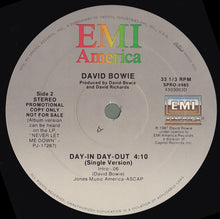 Laden Sie das Bild in den Galerie-Viewer, David Bowie : Day-In Day-Out (12", Promo)
