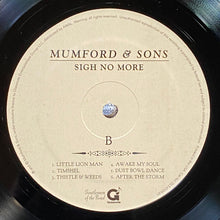 Laden Sie das Bild in den Galerie-Viewer, Mumford &amp; Sons : Sigh No More (LP, Album)
