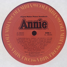 Laden Sie das Bild in den Galerie-Viewer, Various : Annie - Original Motion Picture Soundtrack (LP, Album, Ter)
