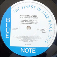 Laden Sie das Bild in den Galerie-Viewer, Cassandra Wilson : New Moon Daughter (2xLP, Album)
