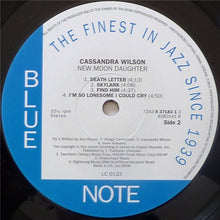 Laden Sie das Bild in den Galerie-Viewer, Cassandra Wilson : New Moon Daughter (2xLP, Album)
