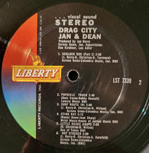 Laden Sie das Bild in den Galerie-Viewer, Jan &amp; Dean : Drag City (LP, Album)
