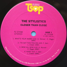 Laden Sie das Bild in den Galerie-Viewer, The Stylistics : Closer Than Close (LP, Album, San)
