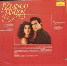 Laden Sie das Bild in den Galerie-Viewer, Placido Domingo : Sings Tangos (LP, Album)
