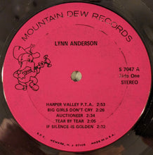 Laden Sie das Bild in den Galerie-Viewer, Lynn Anderson : Lynn Anderson (LP, Comp)
