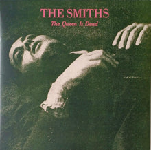 Laden Sie das Bild in den Galerie-Viewer, The Smiths : The Queen Is Dead (LP, Album, RE, Gat)
