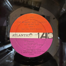 Laden Sie das Bild in den Galerie-Viewer, The Modern Jazz Quartet Guest Artist: Sonny Rollins : The Modern Jazz Quartet At Music Inn —  Volume 2 (LP, Album, Mono, RE)
