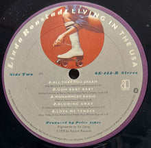 Laden Sie das Bild in den Galerie-Viewer, Linda Ronstadt : Living In The USA (LP, Gat)
