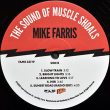 Laden Sie das Bild in den Galerie-Viewer, Mike Farris : The Sound of Muscle Shoals (LP, Album)
