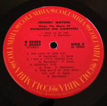 Charger l&#39;image dans la galerie, Johnny Mathis : Johnny Mathis Sings The Music Of Bacharach &amp; Kaempfert (2xLP, Comp, Gat)
